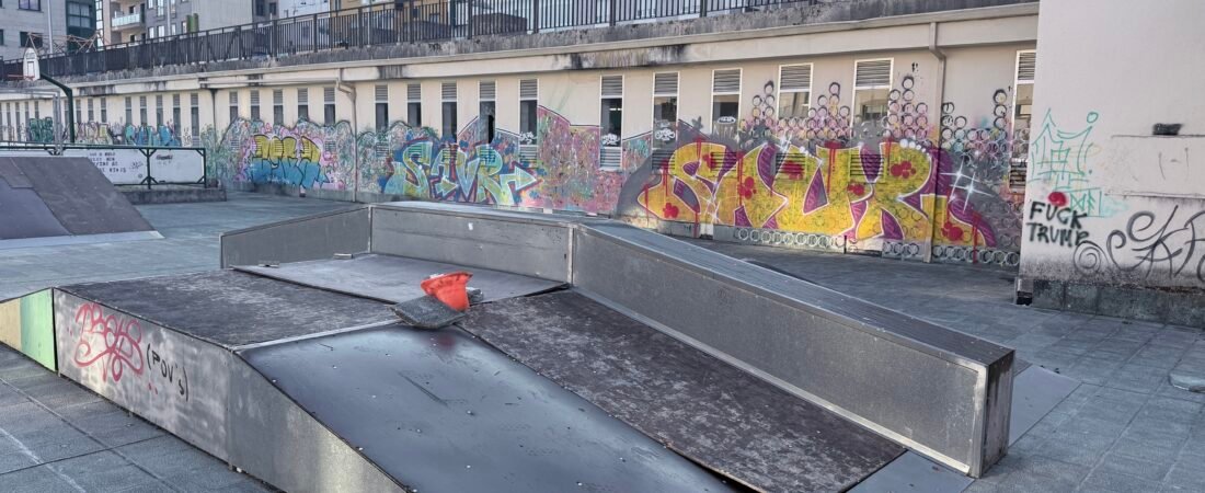 Alba Forno urxe unha solución ante o abandono da Praza Europa e alerta do perigo nas zonas de skate